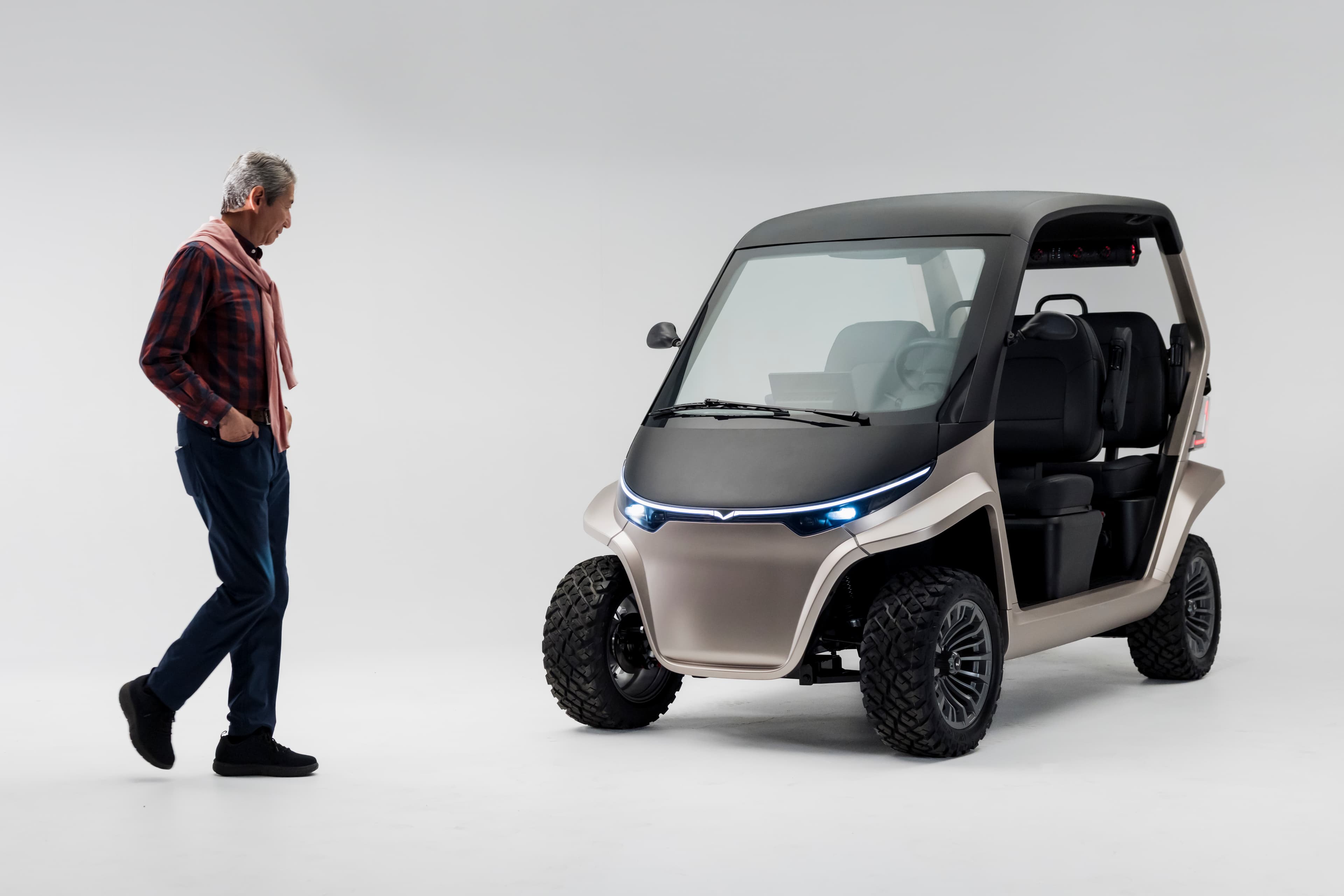 Vimo P1 urban vehicle interior showcasing comfort and style for relaxed city travel